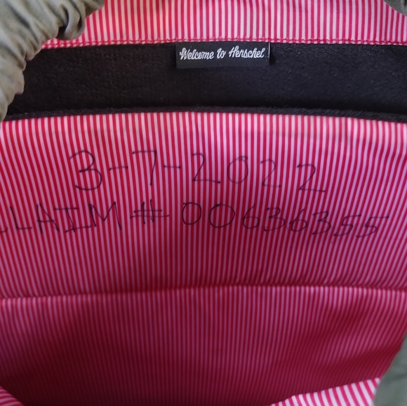 Herschel backpack used in good condition - Picture 4 of 4